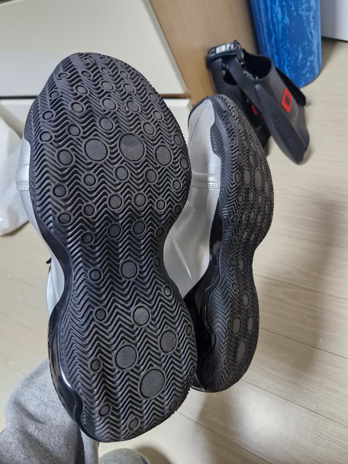 [42] 발렌시아가 바스켓볼 슈즈 백화점 구매 정품 상품이미지5