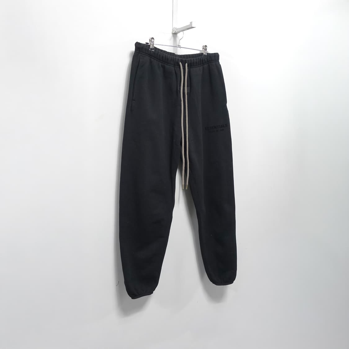 [S]FEAROFGOD 에센셜 피오갓 플리스 스웨트팬츠 상품이미지2