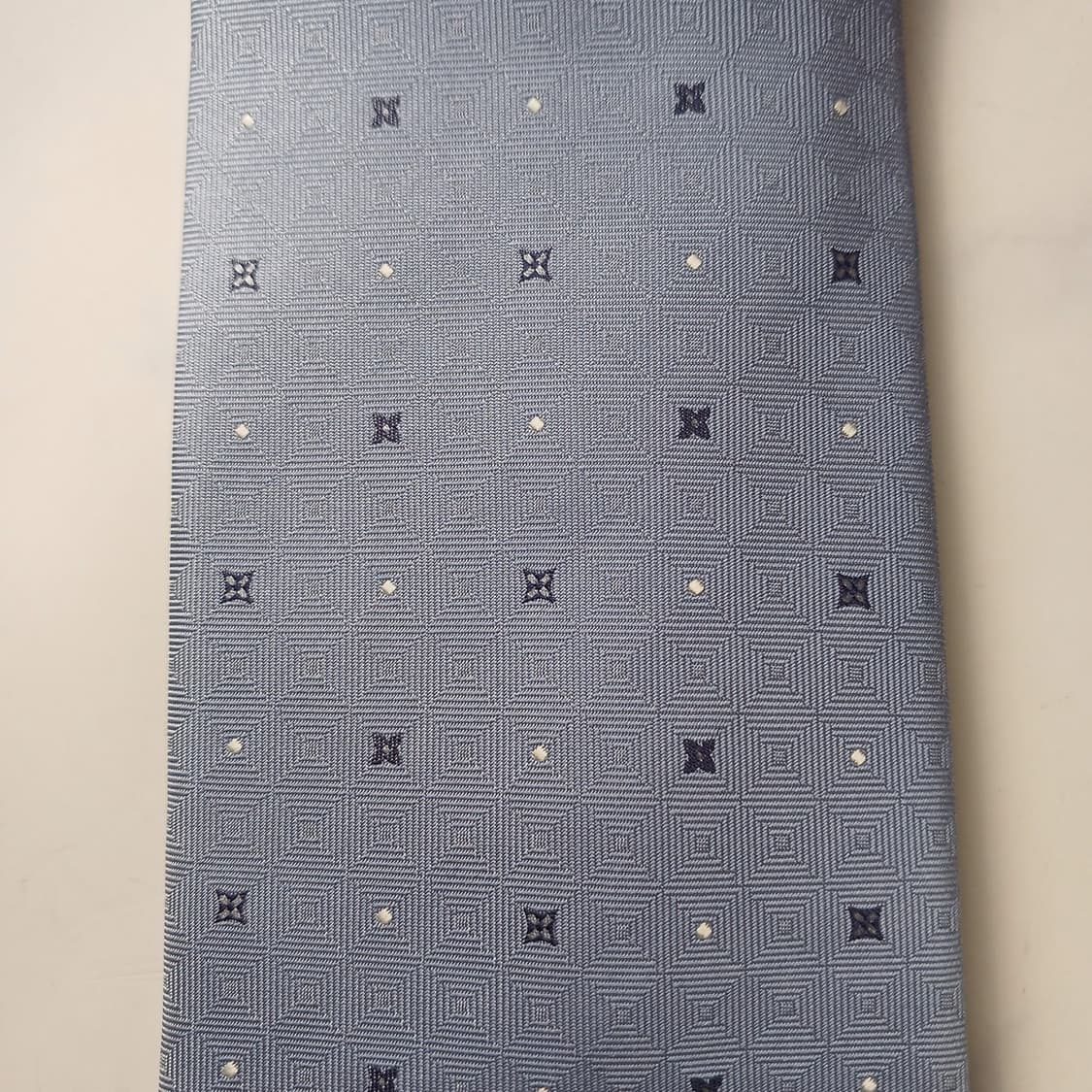 루이비통 실크 블루 시그니처 패턴 넥타이 9.6cm A+등급 E766
 상품이미지5