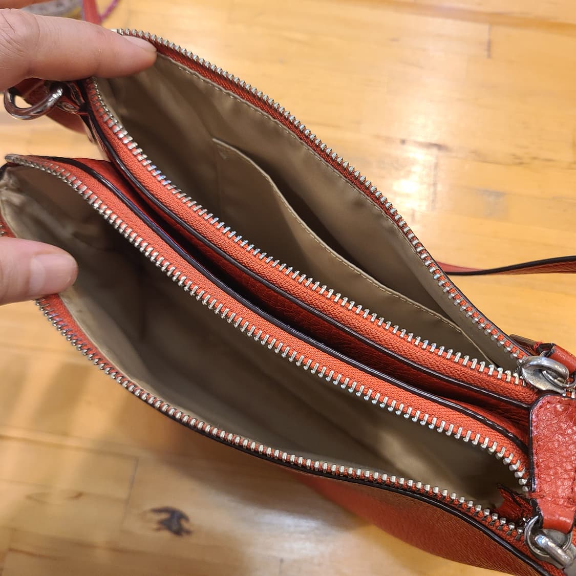 코치 더블 지퍼 크로스백 상품이미지7