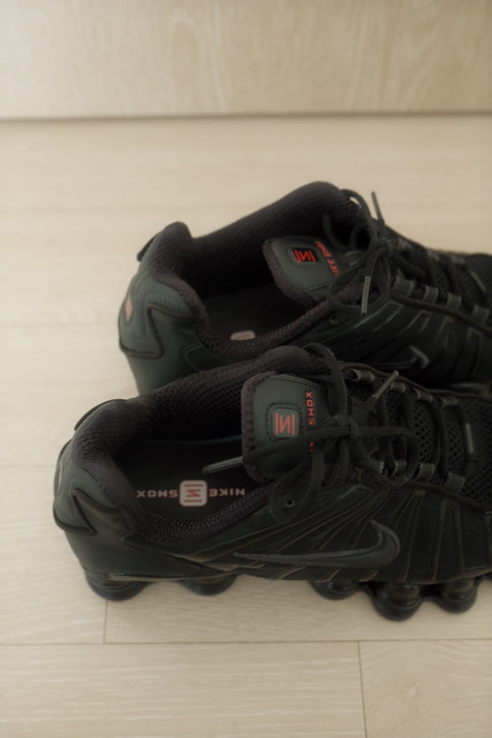 나이키 샥스TL 블랙 앤 맥스 오렌지 240 상품이미지6