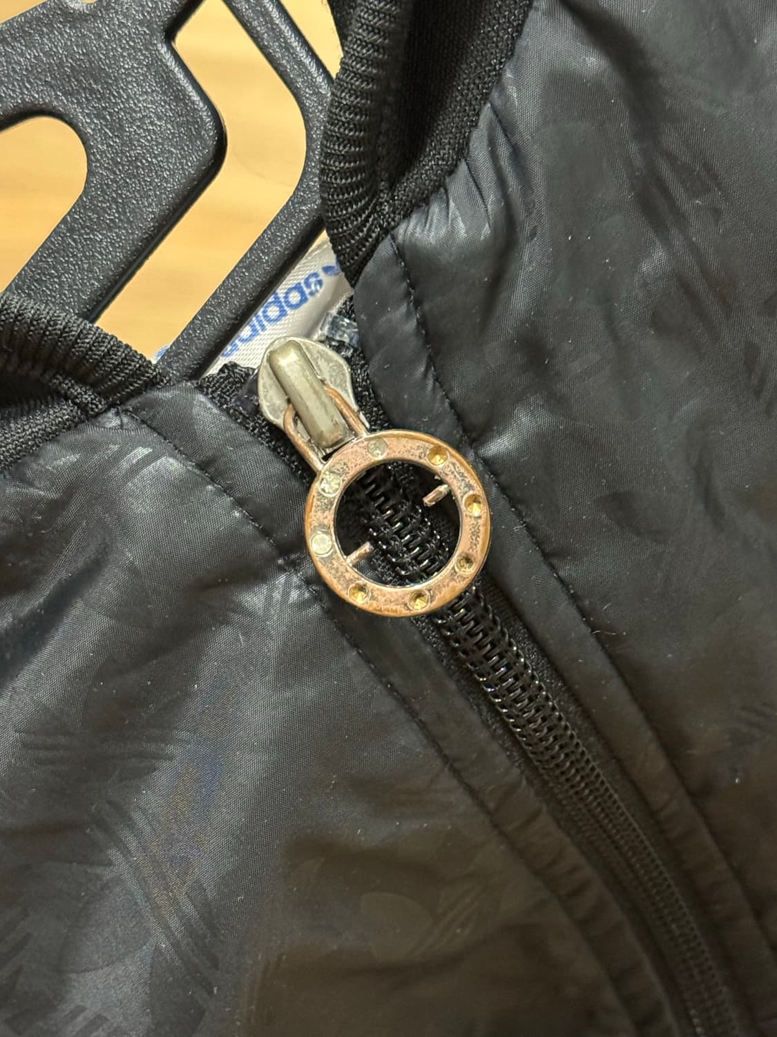 아디다스로고후드져지 아디다스글리터블랙탑 아디다스블랙실버 큐빅로고져지 상품이미지4