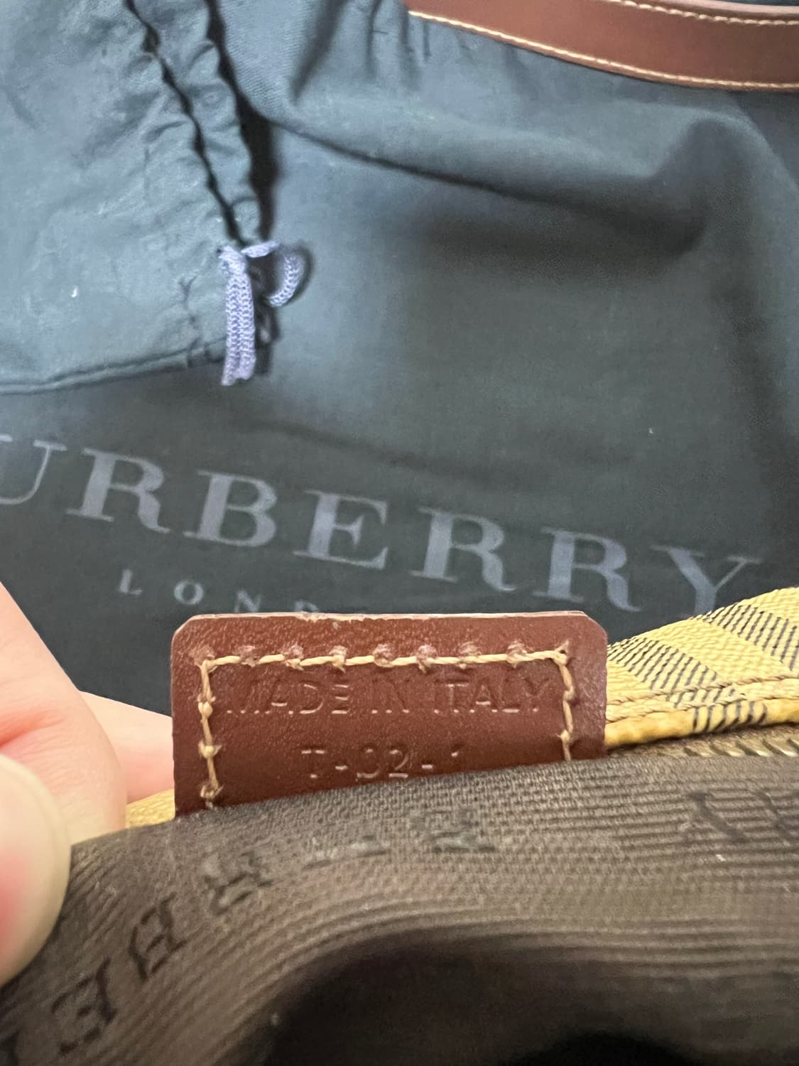 버버리 노바체크 카메라 크로스백 상품이미지7