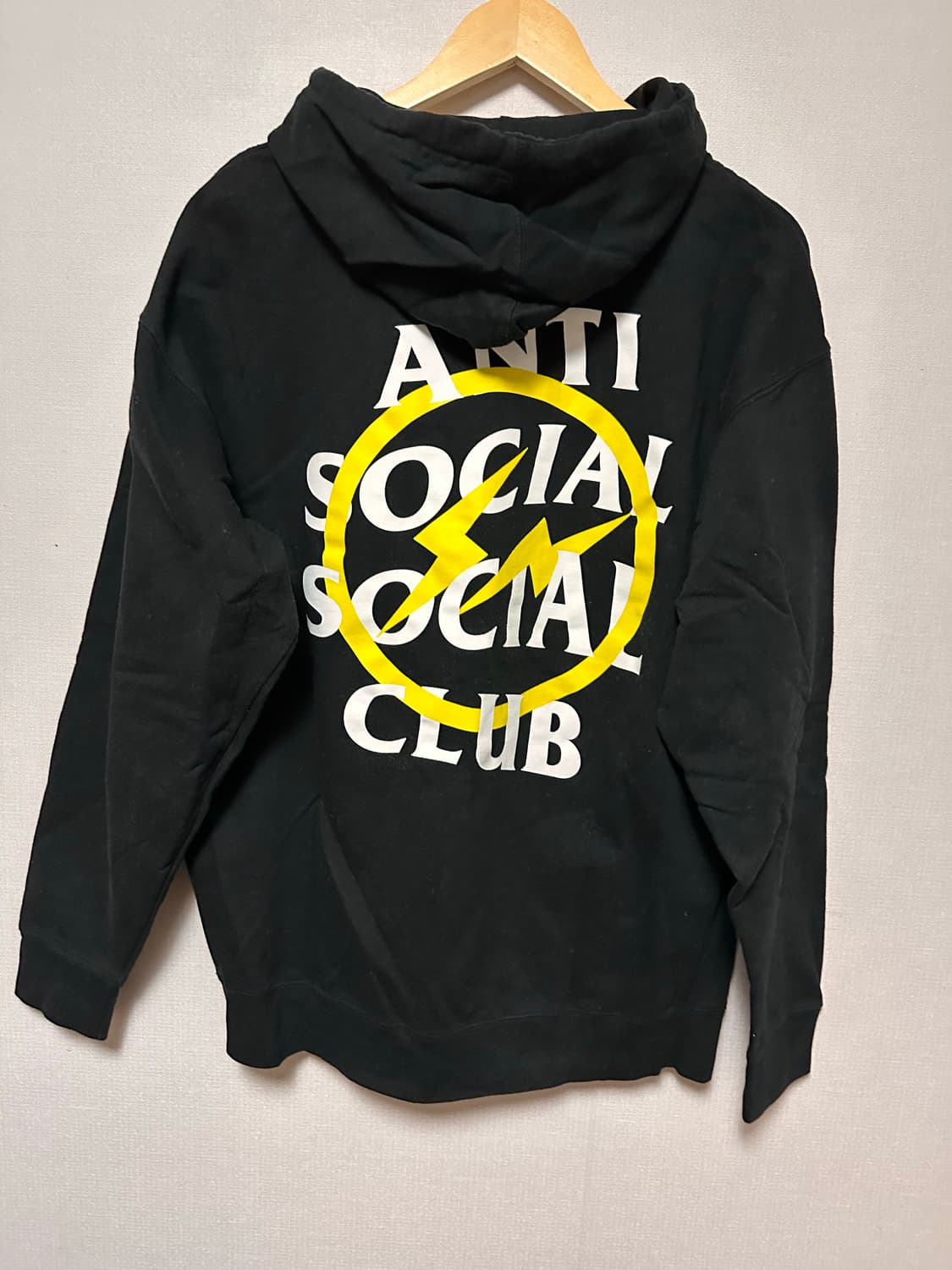 안티소셜소셜클럽 X 프라그먼트 콜라보 볼트 후드 L사이즈  상품이미지1