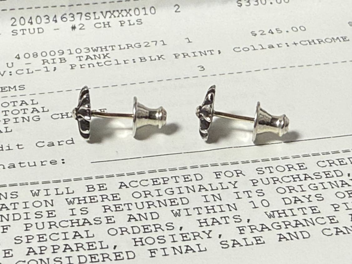 크롬하츠 ch플러스 스터드 이어링 귀걸이 판매합니다. 상품이미지4