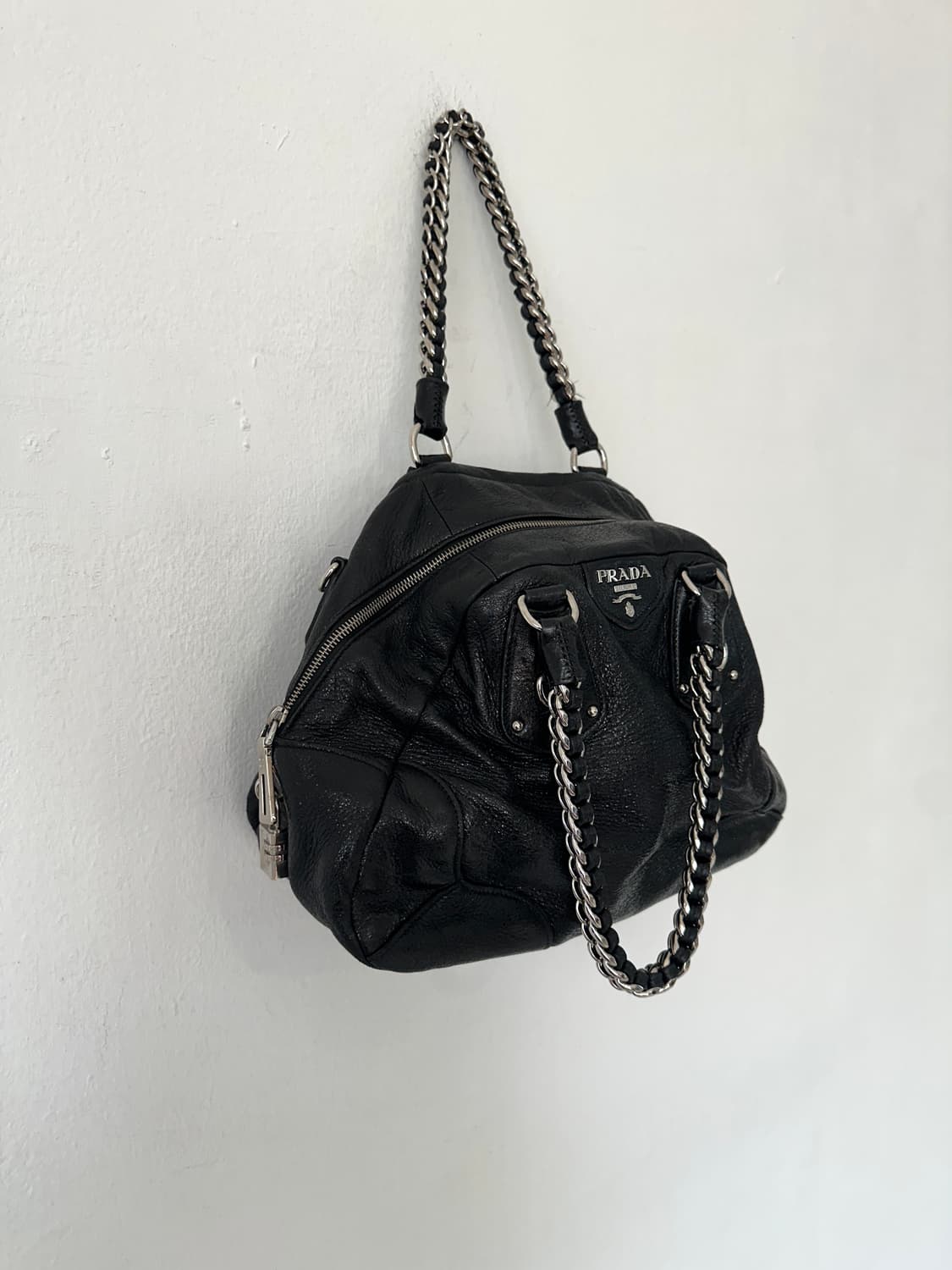 프라다 CERVO LUX 블랙 펄 레더 체인백 상품이미지4