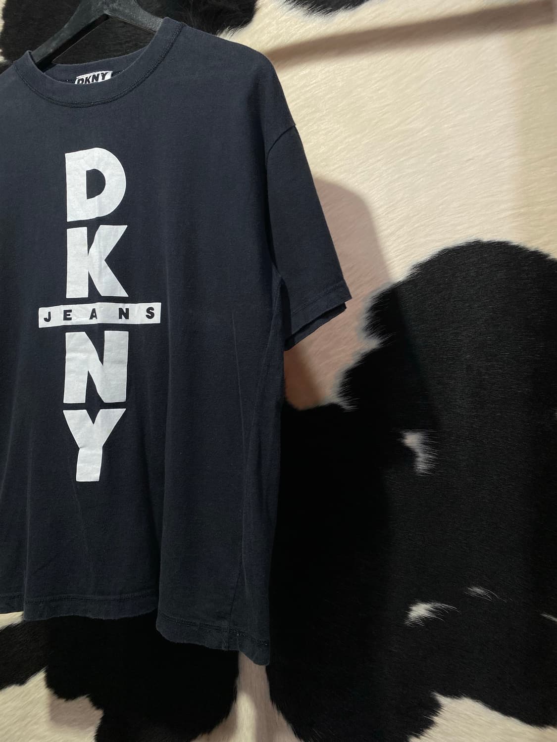 DKNY 빅로고 프린팅 반팔티셔츠 상품이미지3