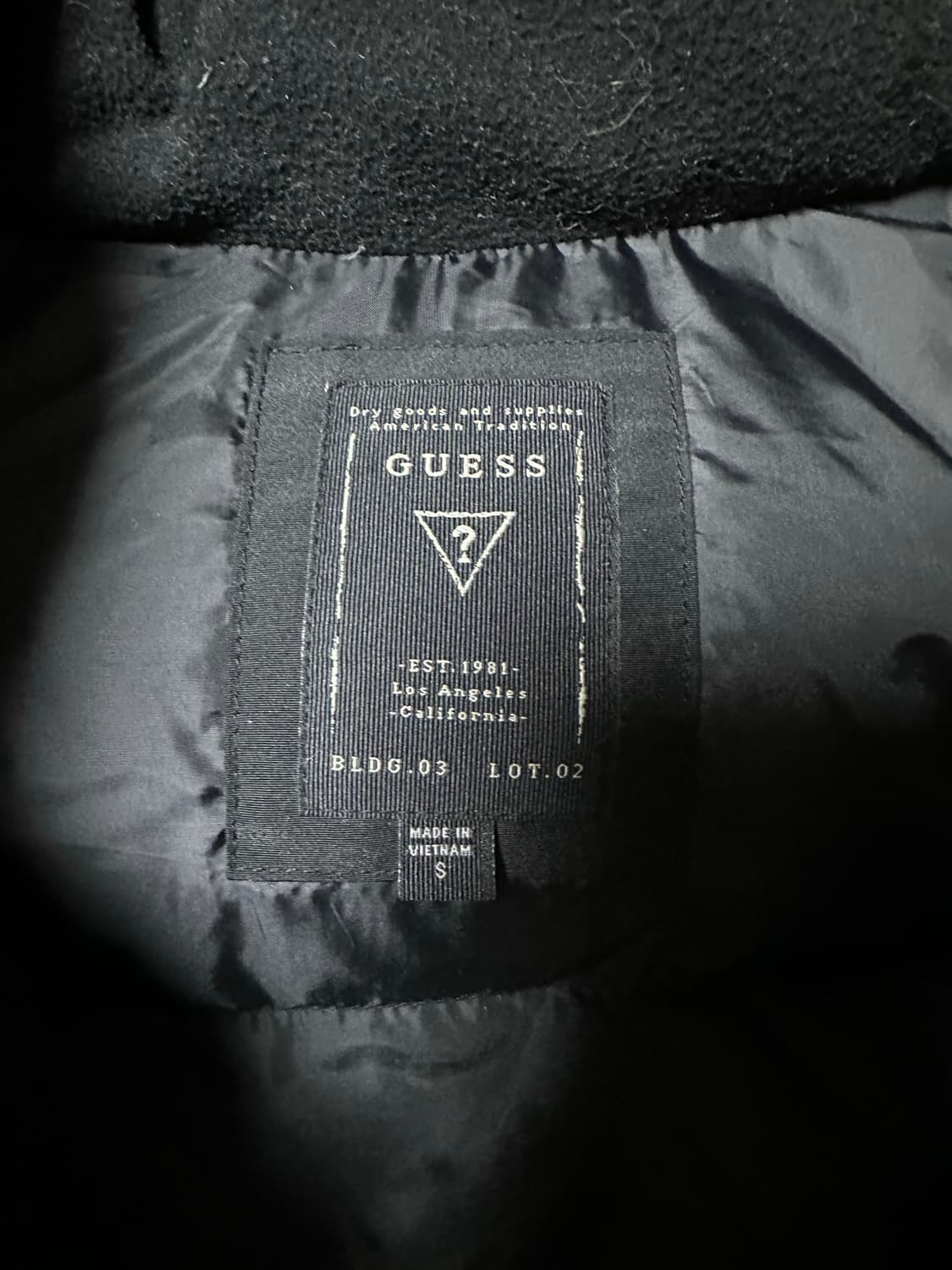 게스 블랙 패딩 점퍼 후드 퍼 상품이미지3