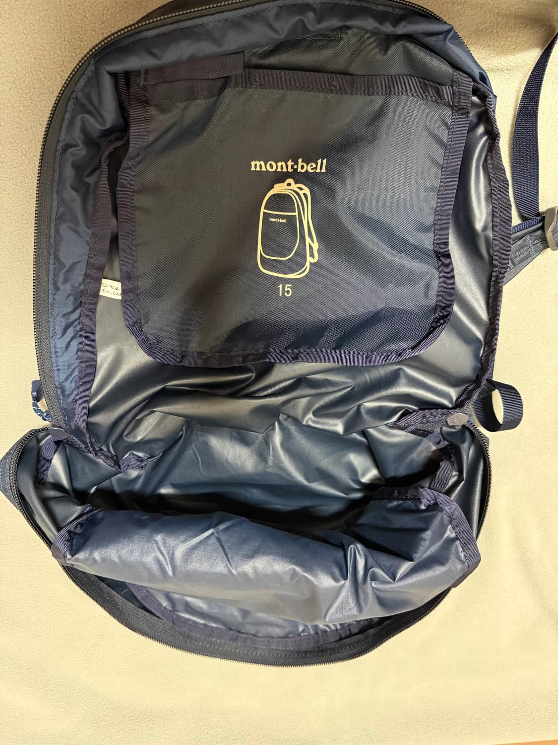 몽벨 포켓터블 데이팩 네이비 15L 상품이미지3