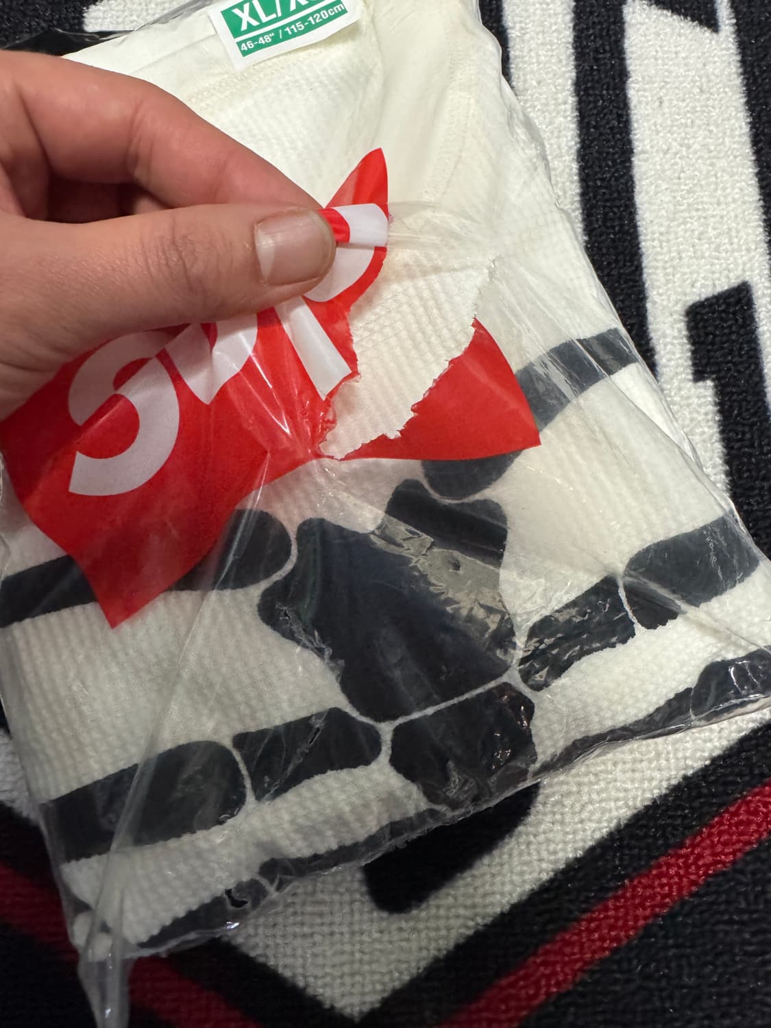 슈프림 헤인즈 본즈 써멀 크루 내츄럴 상품이미지3