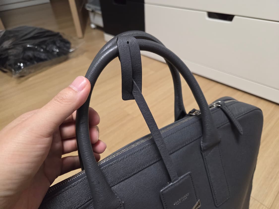 질스튜어트 뉴욕 사피아노 엠보 브리프케이스 상품이미지4