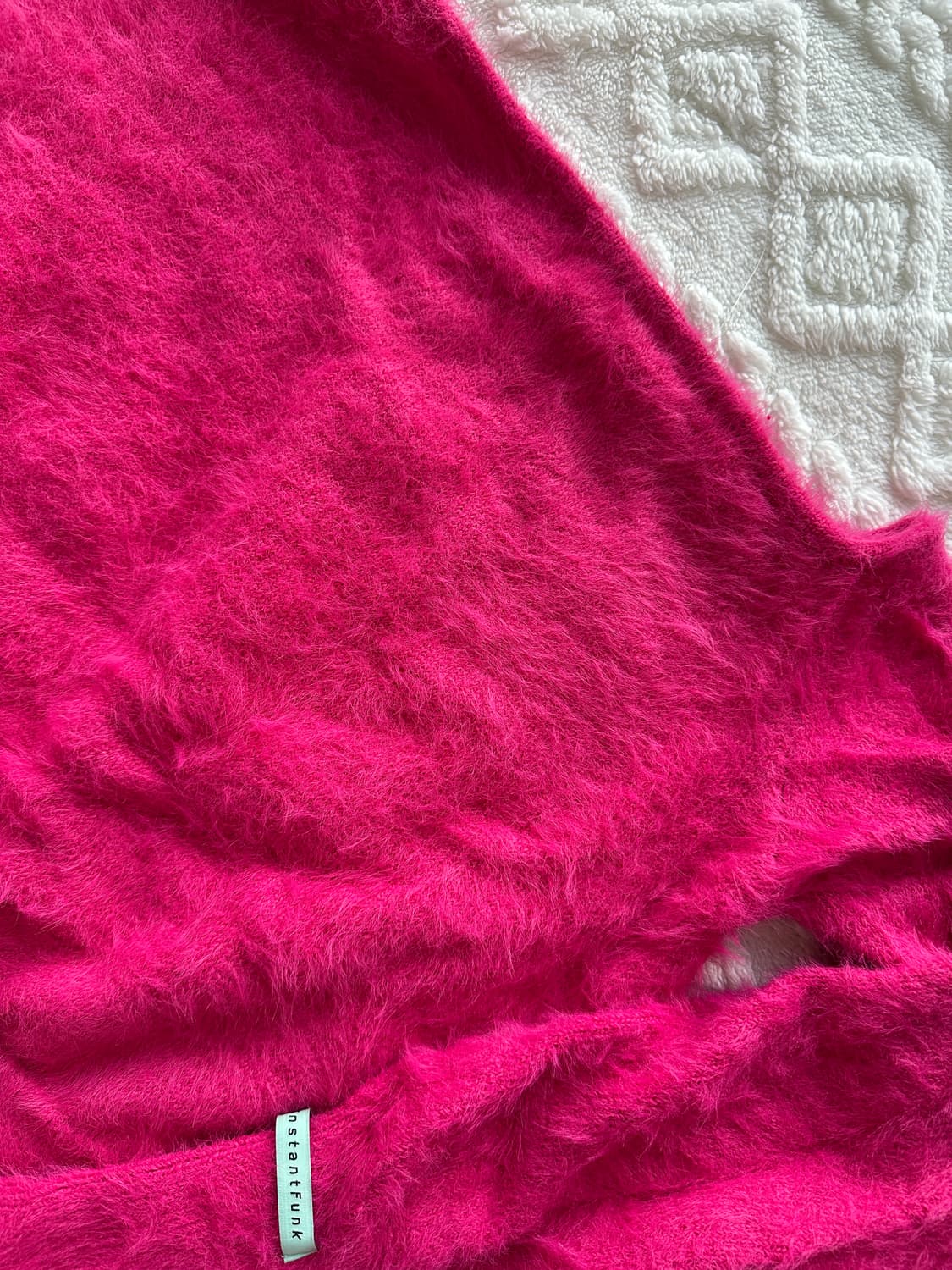 인스턴트펑크 모헤어 원 숄더 니트 핑크 상품이미지3