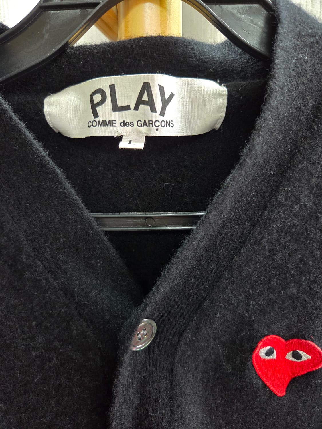 정품)꼼데가르송 플레이 블랙 하트 와펜 가디건 /여55~66 상품이미지4