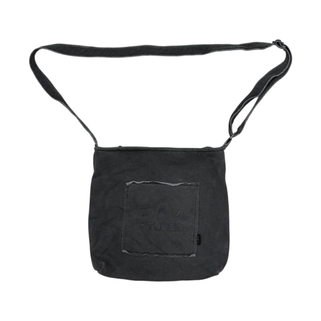 아이앱스튜디오 피그먼트 포켓 크로스백 가방 상품이미지1