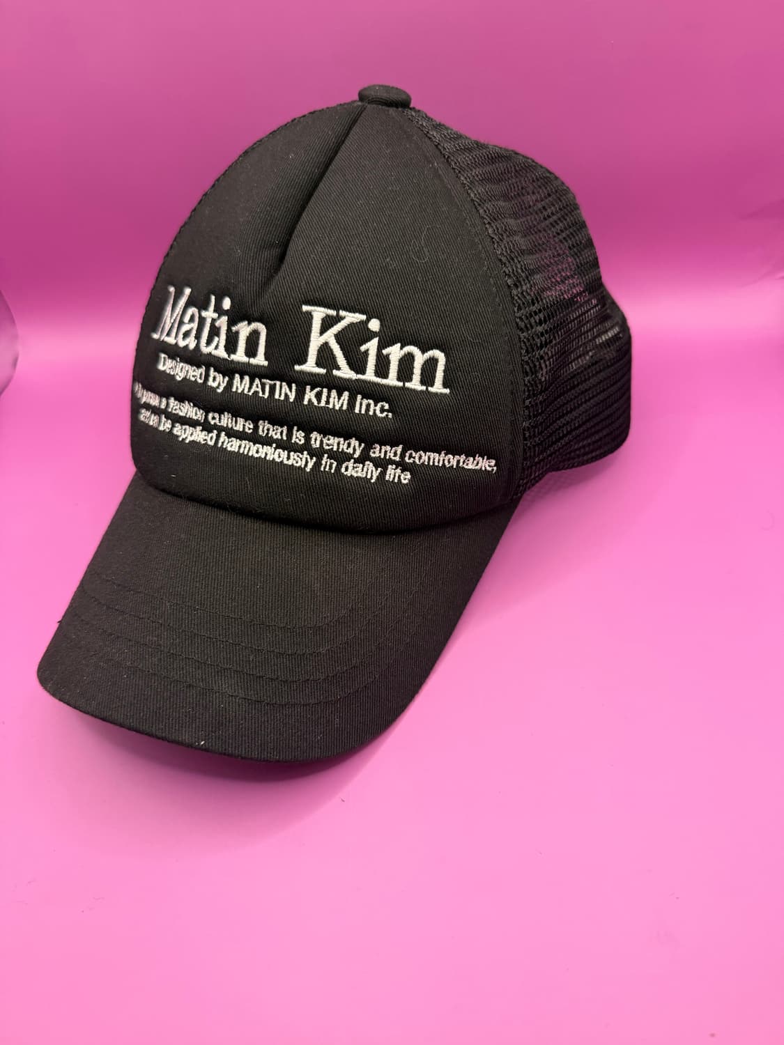 Matin Kim 레터링 트러커 캡 – 남녀공용 힙한 무드 🖤 상품이미지1