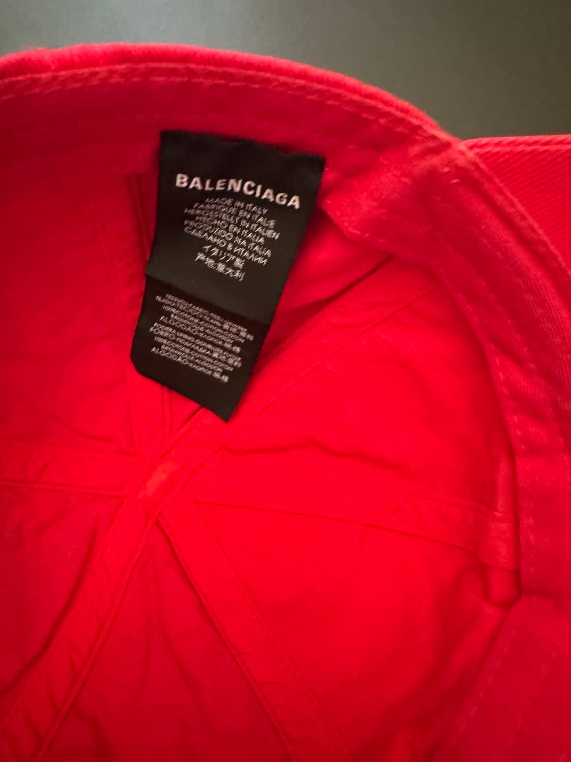 Balenciaga Gothic Logo Baseball Cap 상품이미지3