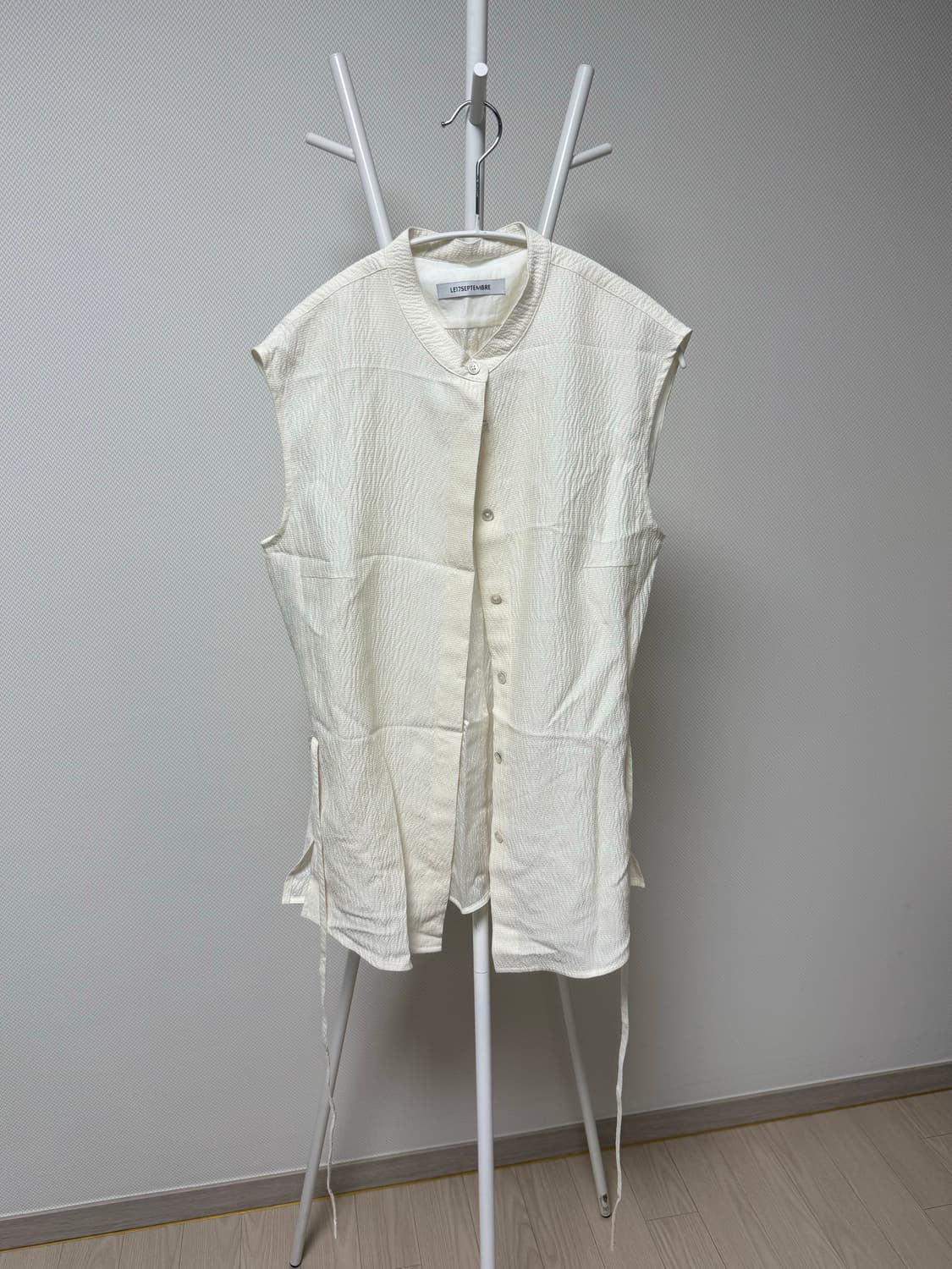 르917 CRINKLED SLEEVELESS BUTTON-DOWN BLO 상품이미지3