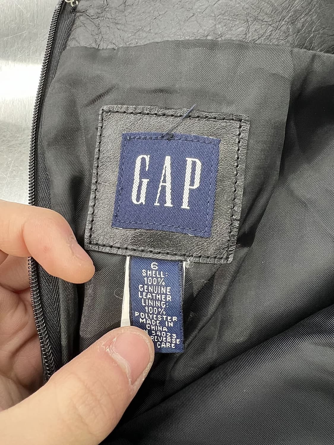 갭 스티치 맥시 슬릿 제뉴윈 레더 미디 스커트 상품이미지7