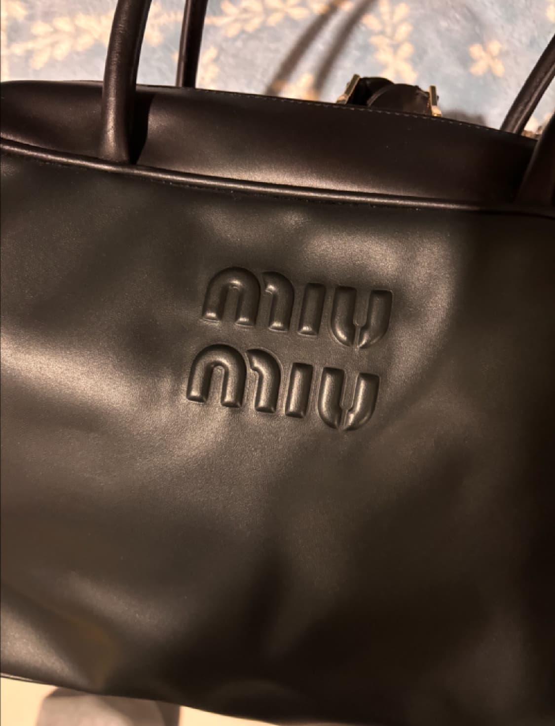 미우미우 아르카디 보 라지 백 상품이미지1