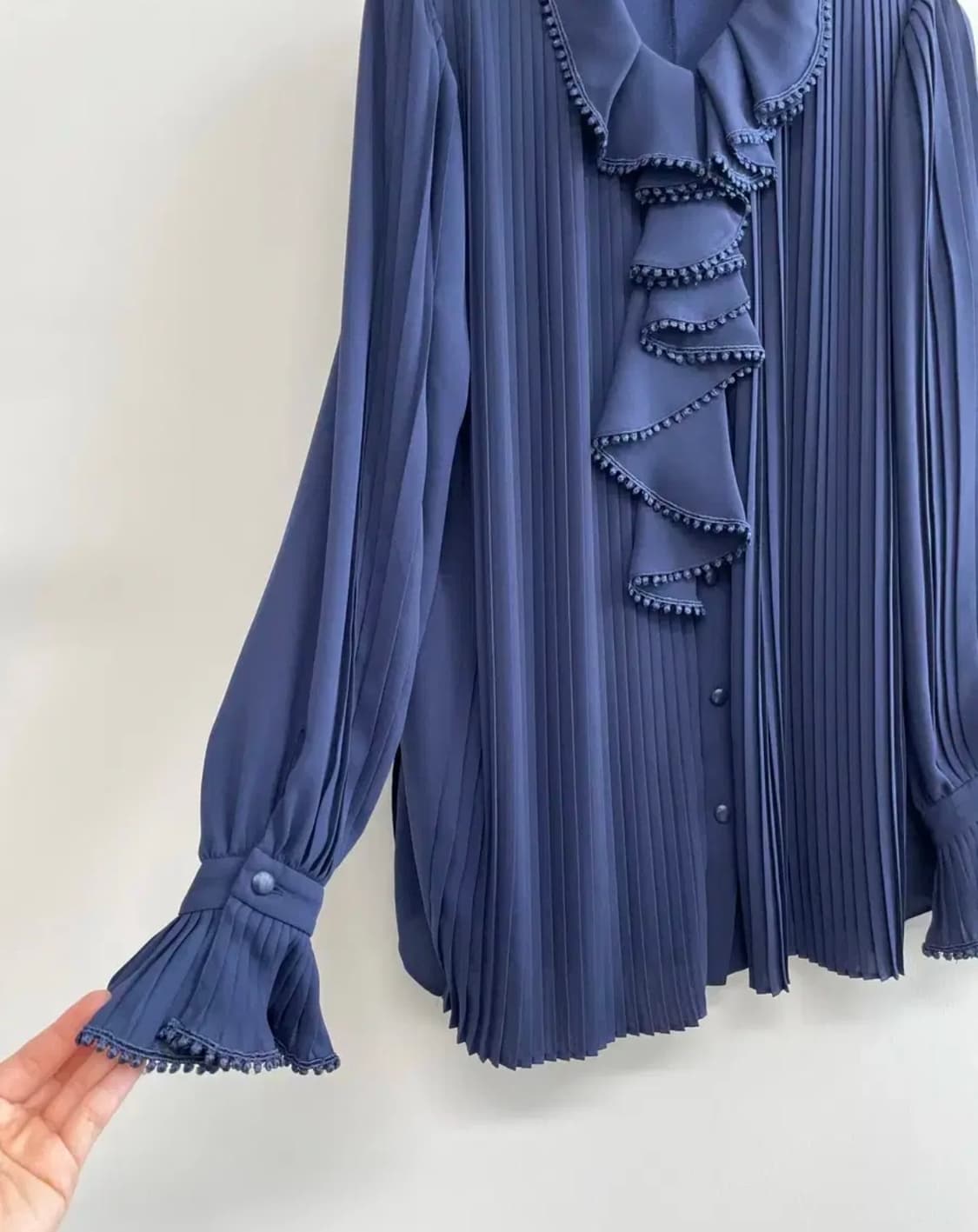 지고트(JIGOTT) 정품, 디테일이 정말 고급스러운 네이비 컬러 플리츠 상품이미지5