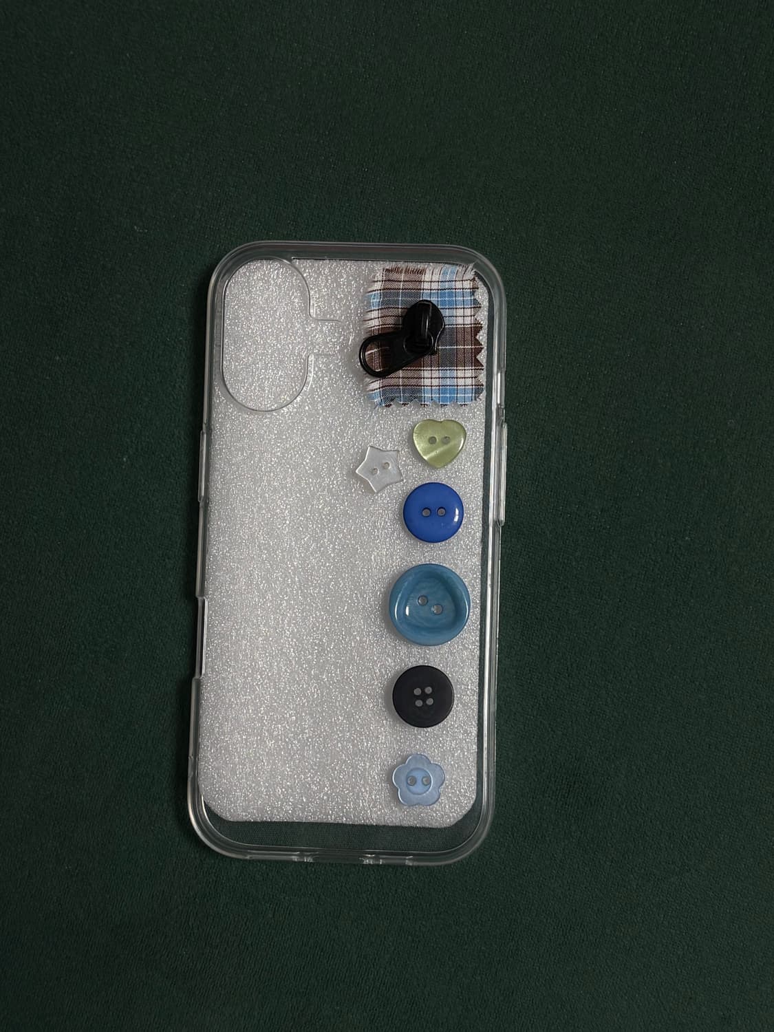 [HANDMADE] 아이폰17 단추 케이스 상품이미지1