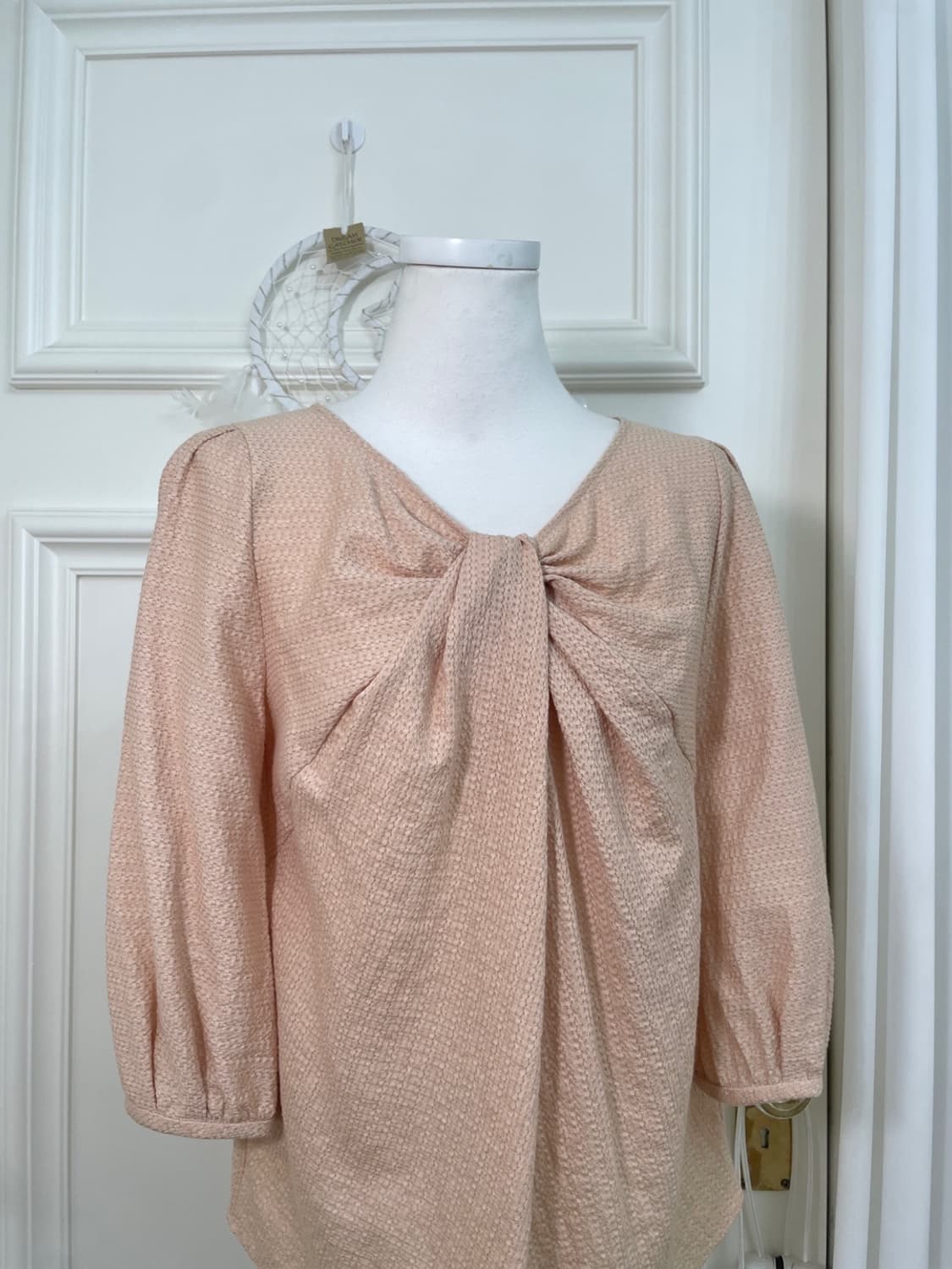 coral bow point puff blouse(size-2) 상품이미지5