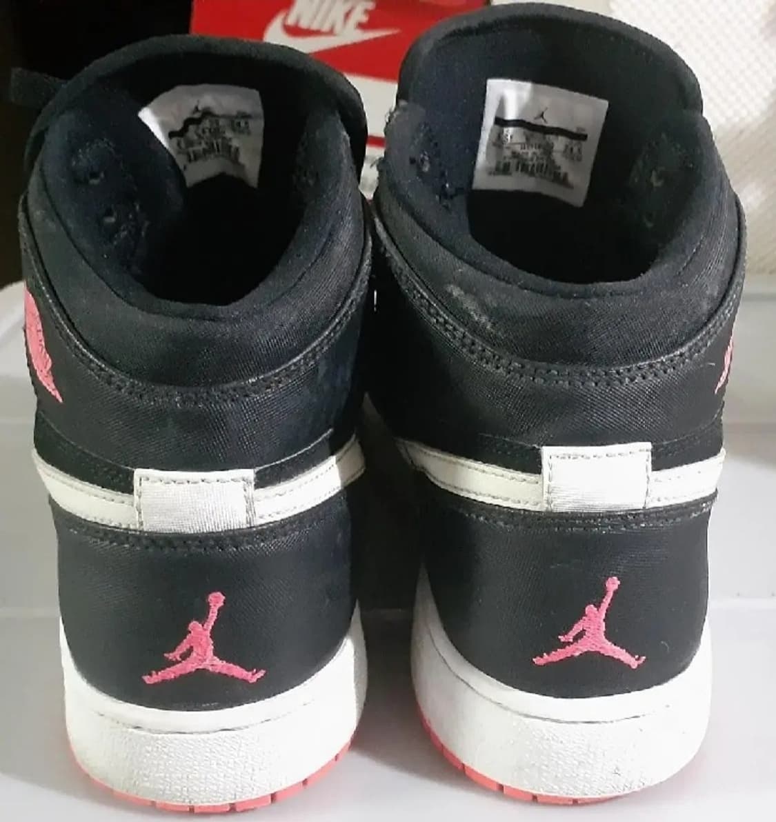 245 GS 조던1 레트로 하이  블랙 핫 라바 상품이미지5