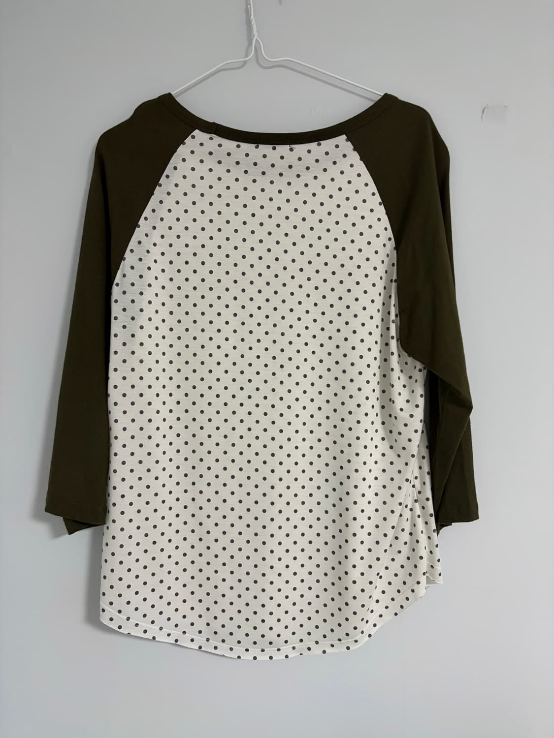 샵페어리 도트 래글런 슬리브 탑 카키 상품이미지3