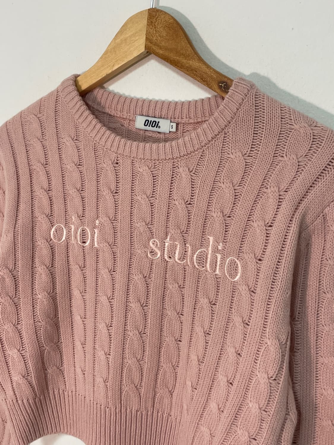 OIOI 스튜디오 꽈배기 니트 상품이미지4