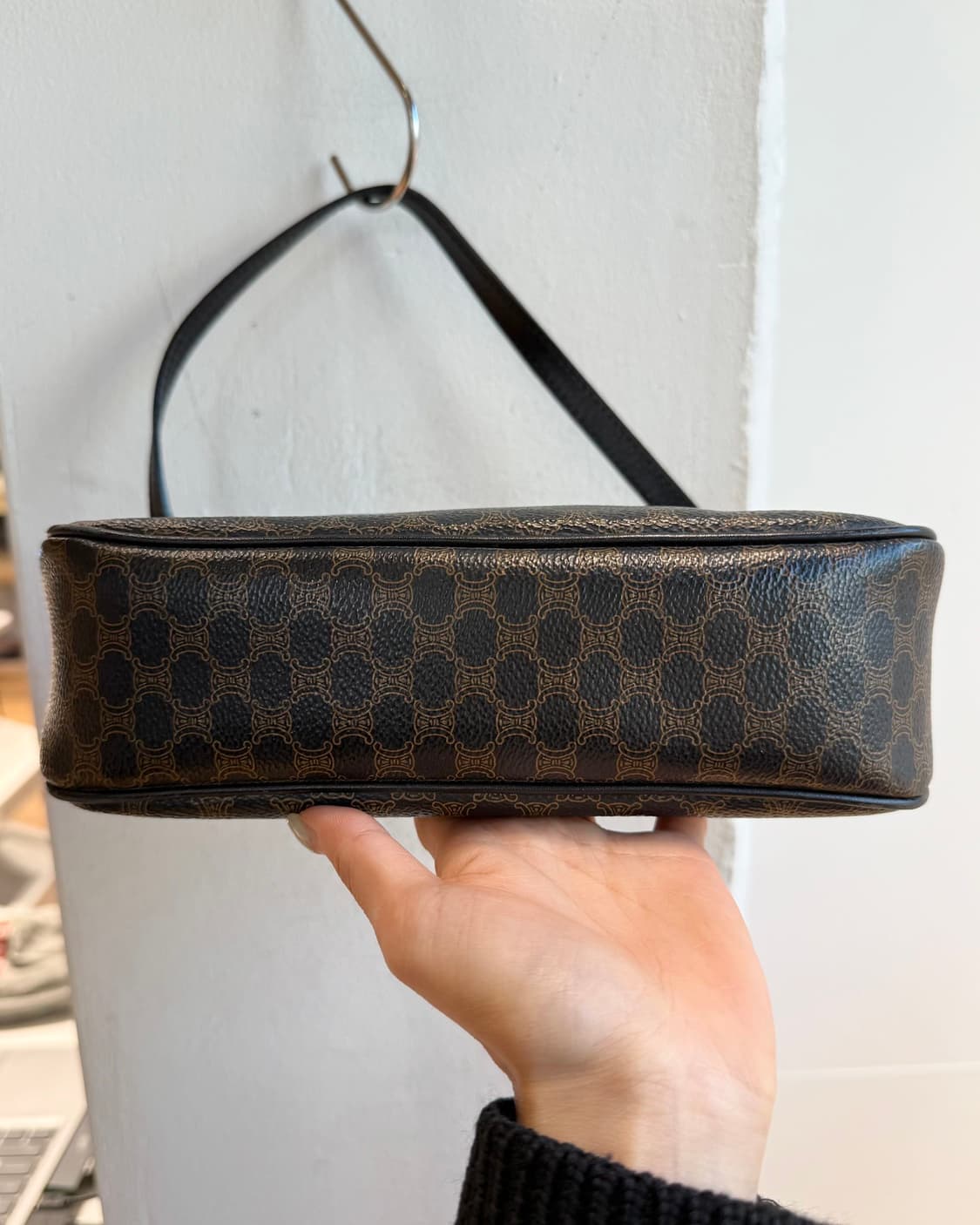 셀린느 딥브라운 마카담 미니 바게트백  상품이미지7