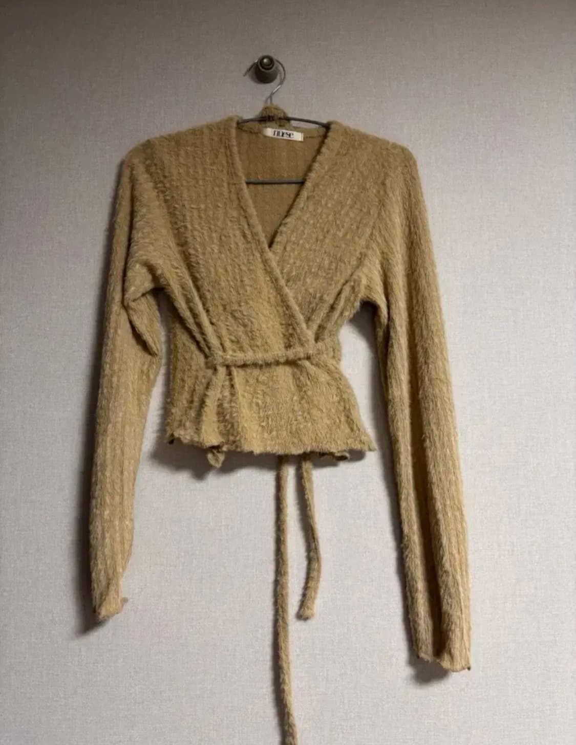 dwyl 드윌 아키텍트 마크들리 랩 니트 가디건 베이지 상품이미지3