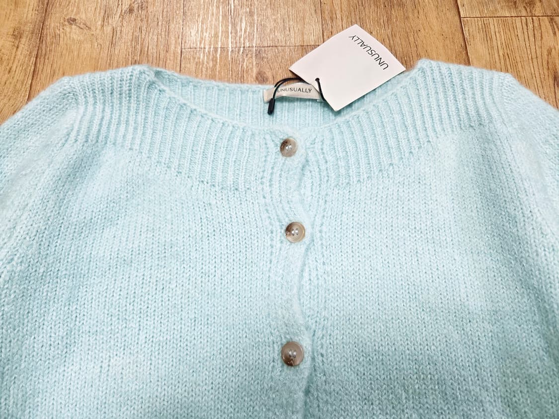 언유즈얼리(Unusually) 치코 보트넥 니트가디건 프리사이즈 새상품 상품이미지5