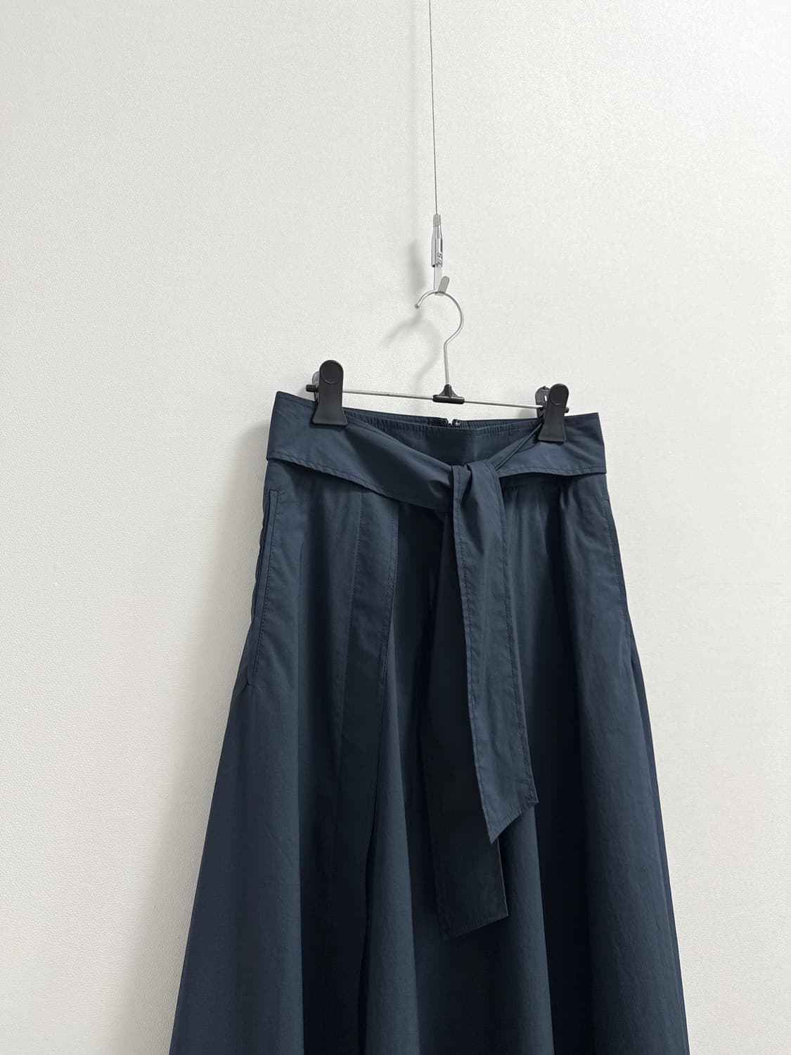 질스튜어트 네이비 벨티드 스커트 상품이미지2