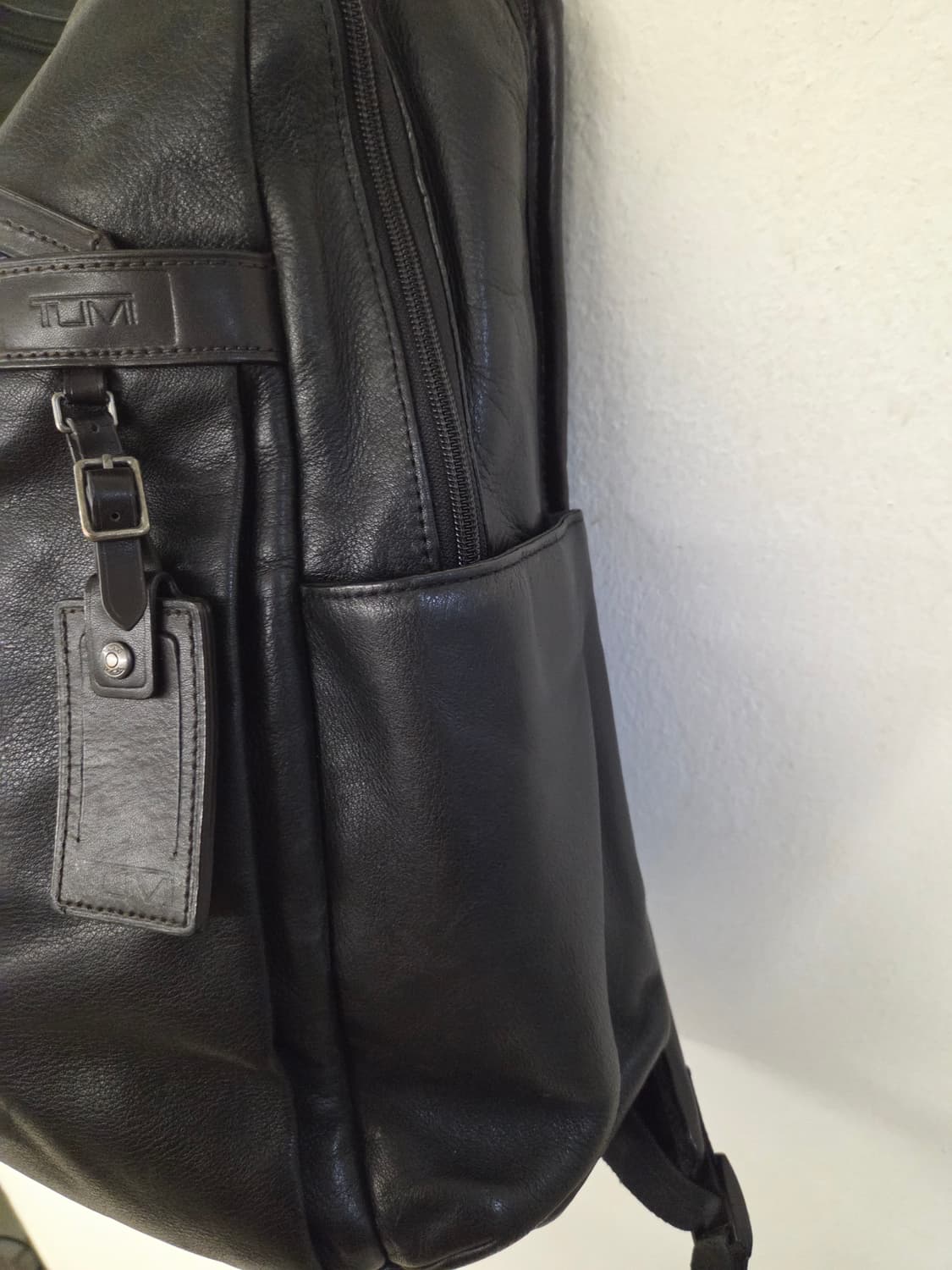 투미 가죽 백팩 상품이미지3