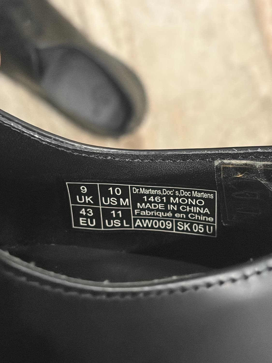 닥터마틴 AW009 3홀 올블랙 UK9  상품이미지5