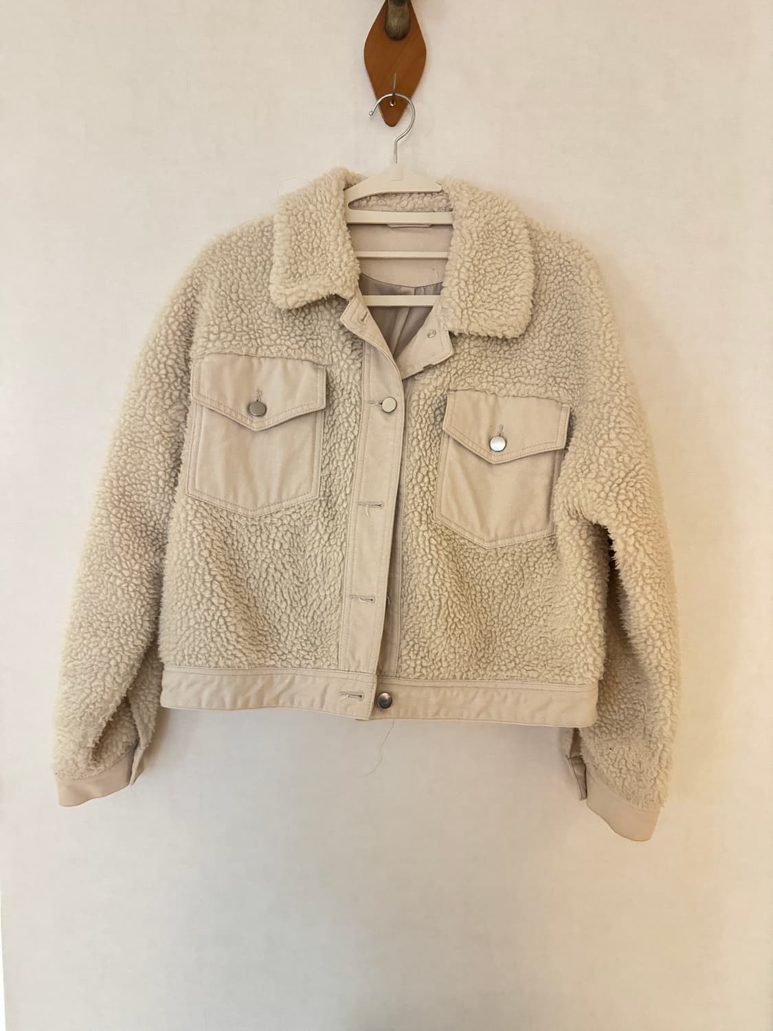 아이보리 뽀글이 양털 트러커자켓 상품이미지1