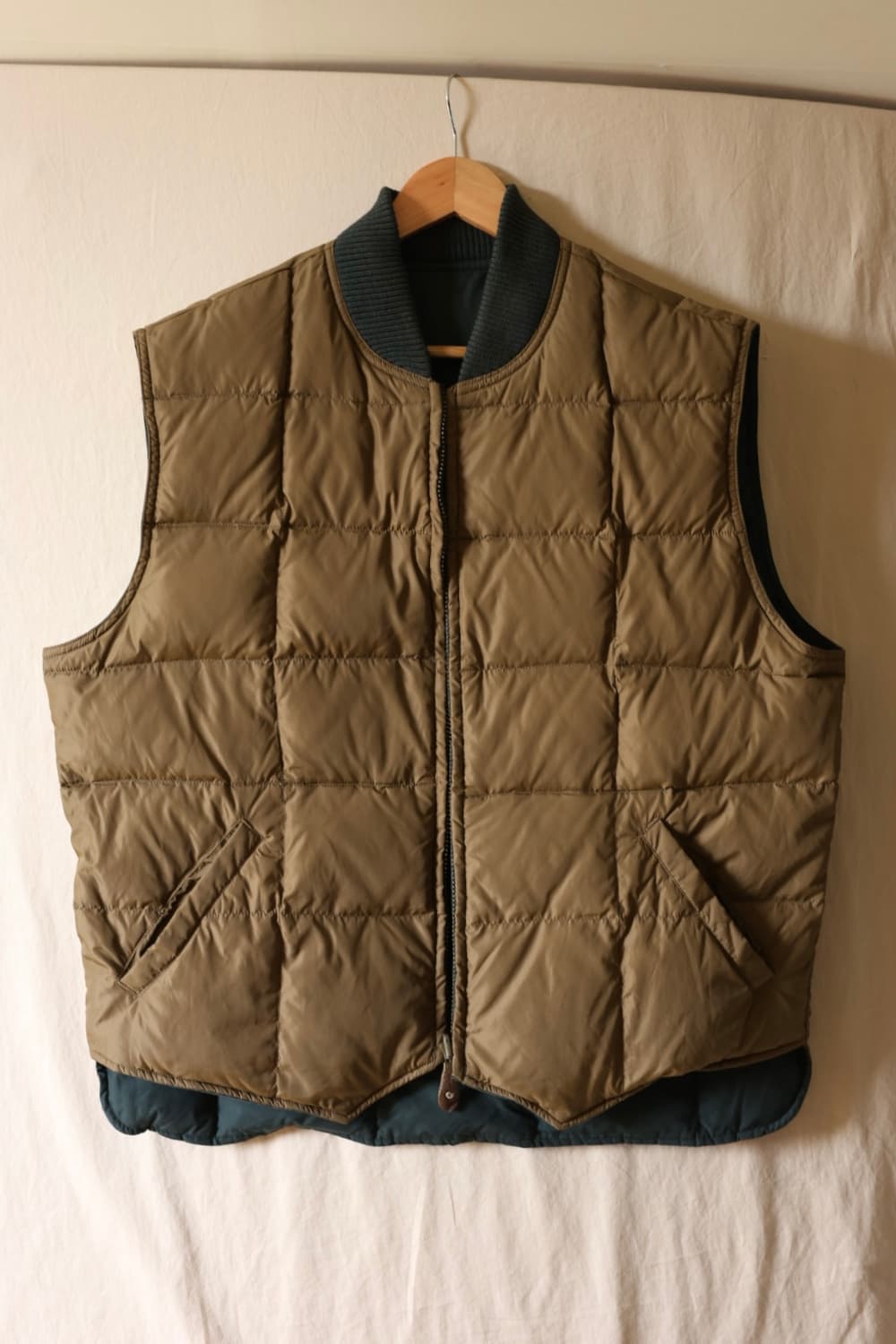 에디바우어 80s 90s 리버시블 구스다운 베스트 베이지 그린 신품급

 상품이미지2