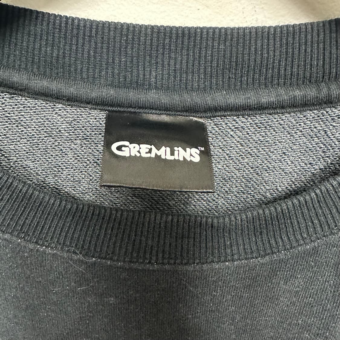 그렘린 기즈모 자수 스웻 상품이미지3