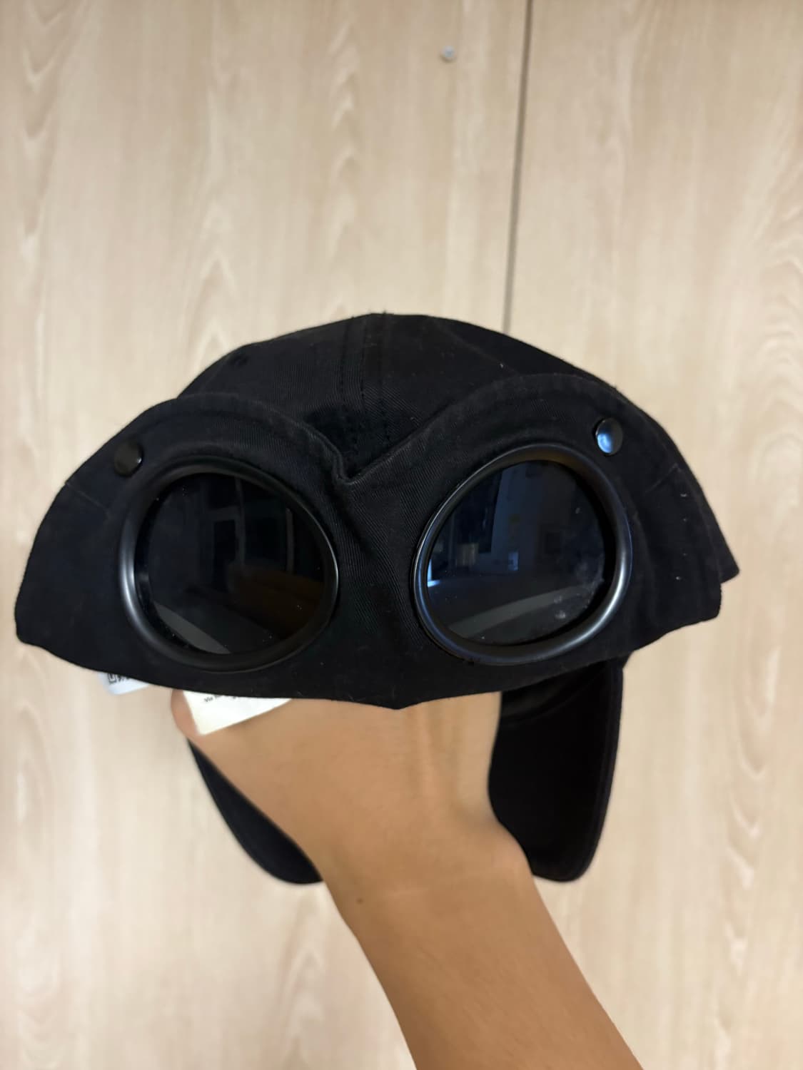 C.P. 컴퍼니 고글 캡 블랙 상품이미지1