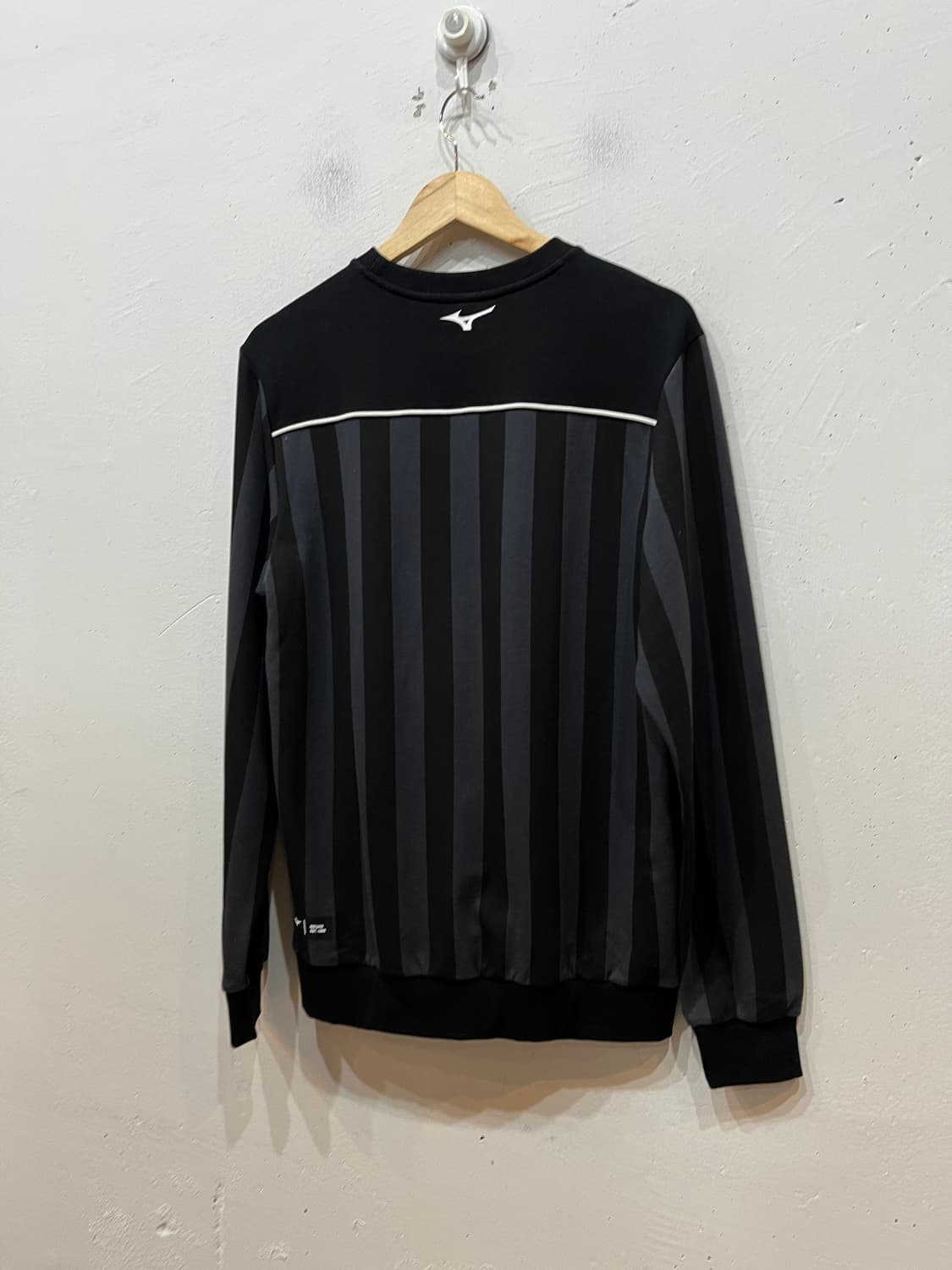 미즈노 스트라이프 맨투맨 m 상품이미지3