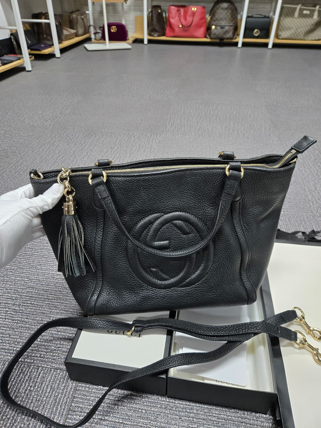 [정품][특가] 구찌 소호 테슬 숄더백 상품이미지1