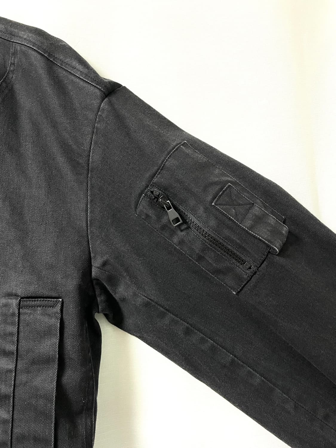 메종미네드 남성 크롭 오버핏 코팅 데님 ma-1 봄버 자켓 _ 워싱블랙 상품이미지4