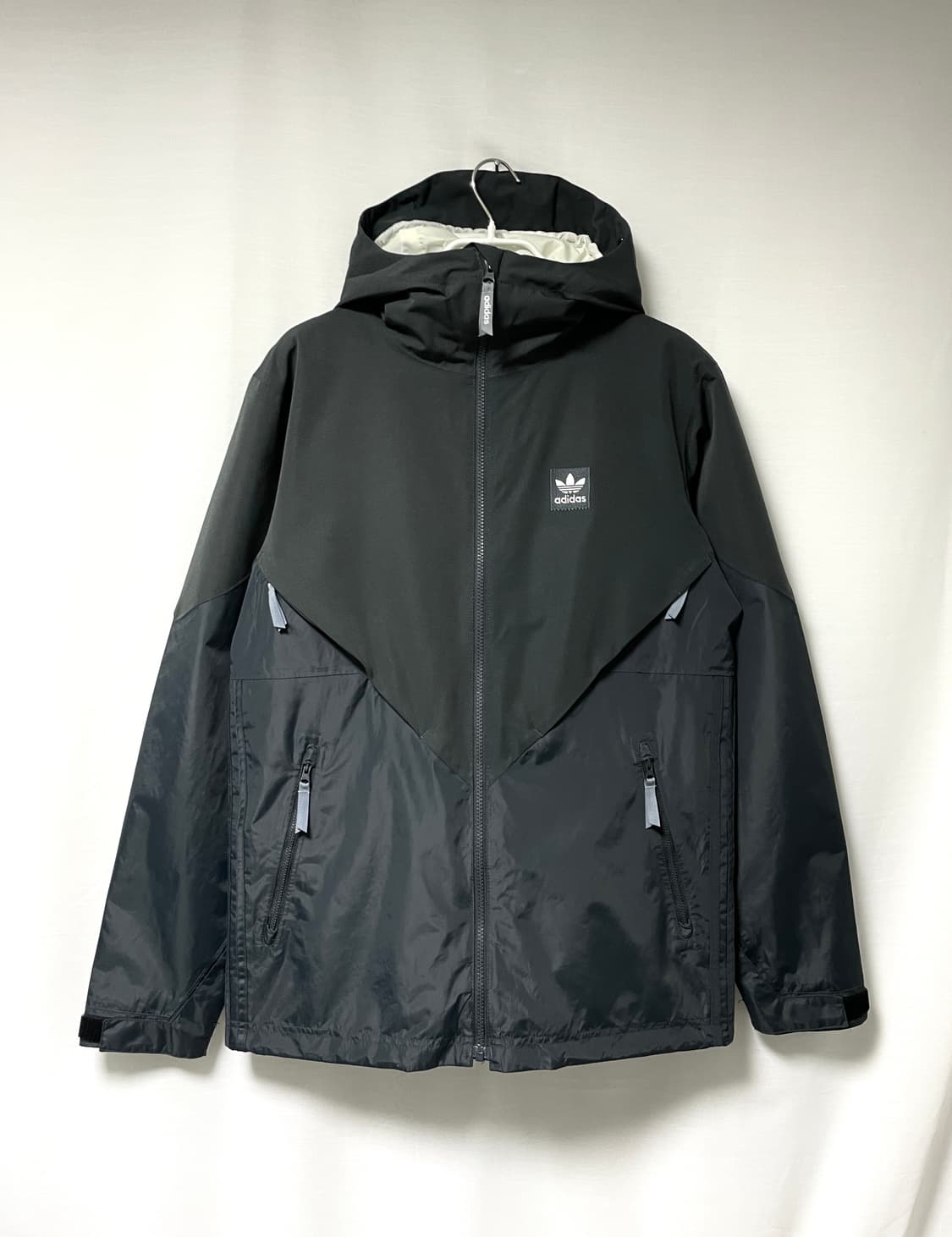 아디다스 프리미엄 라이딩 바람막이 자켓 _ 차콜 상품이미지1