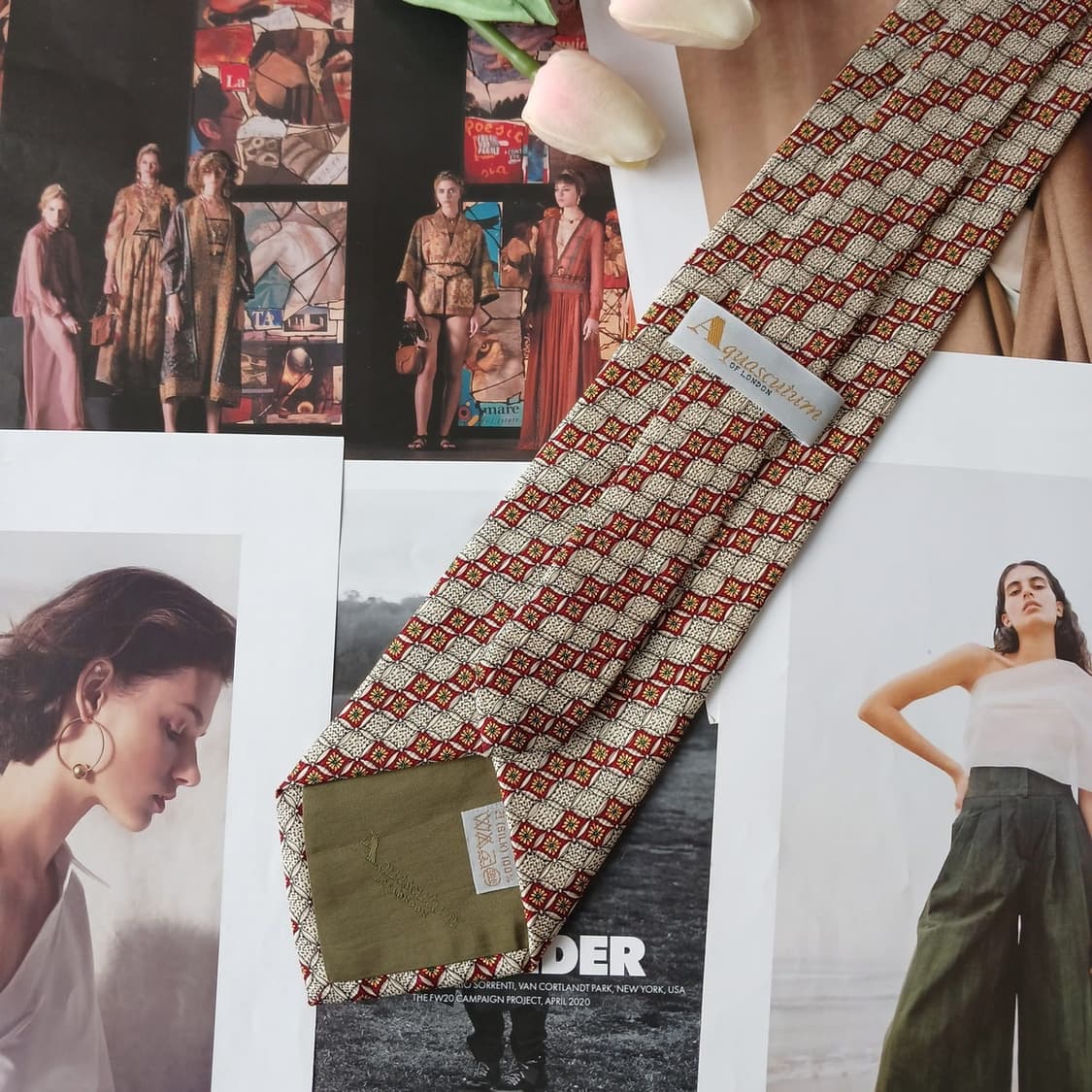 아쿠아스큐텀 실크 베이지&레드 넥타이 9.7cm A+등급 A19156
 상품이미지5