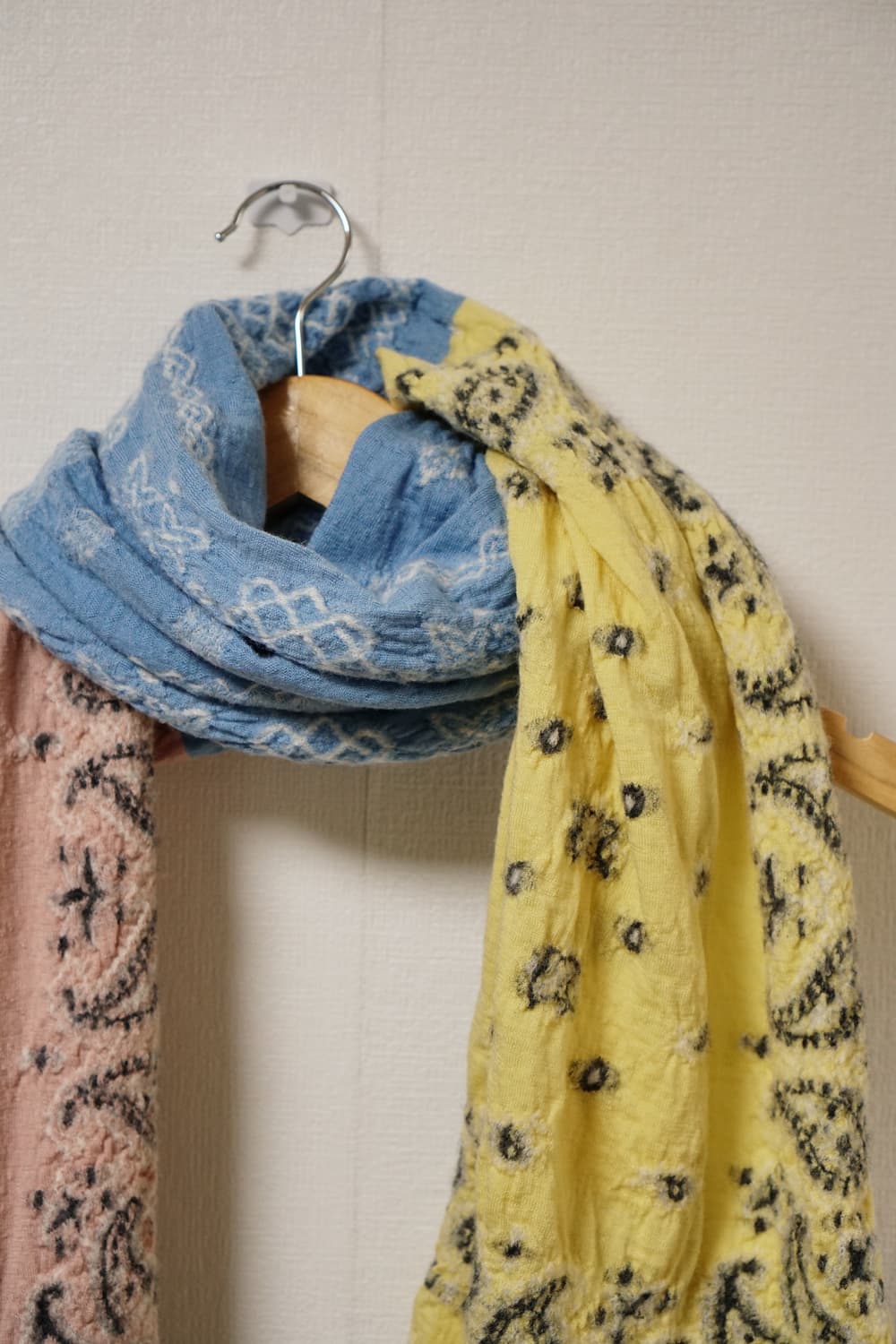 Kapital 울 파스텔 반다나 크로스 해피 머플러 상품이미지2