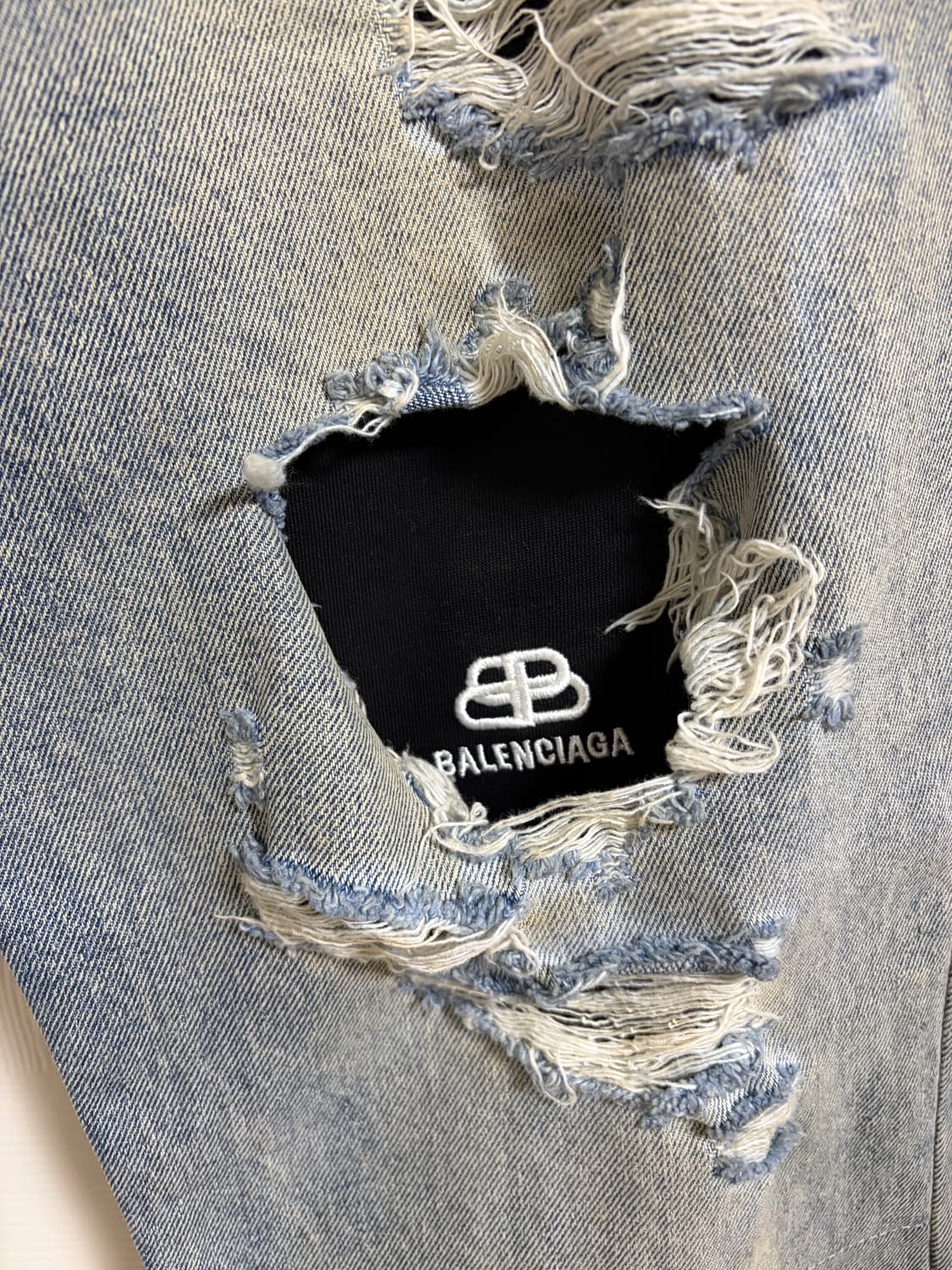 발렌시아가 히든로고 디스트로이드 데님 상품이미지4