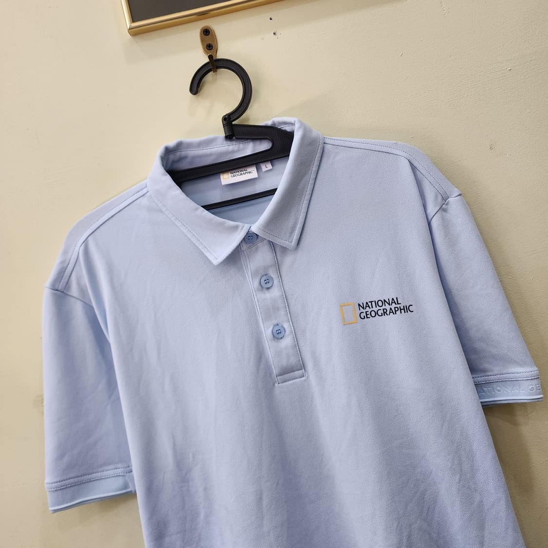 내셔널지오그래픽 라이트블루 반팔 카라티 상품이미지2