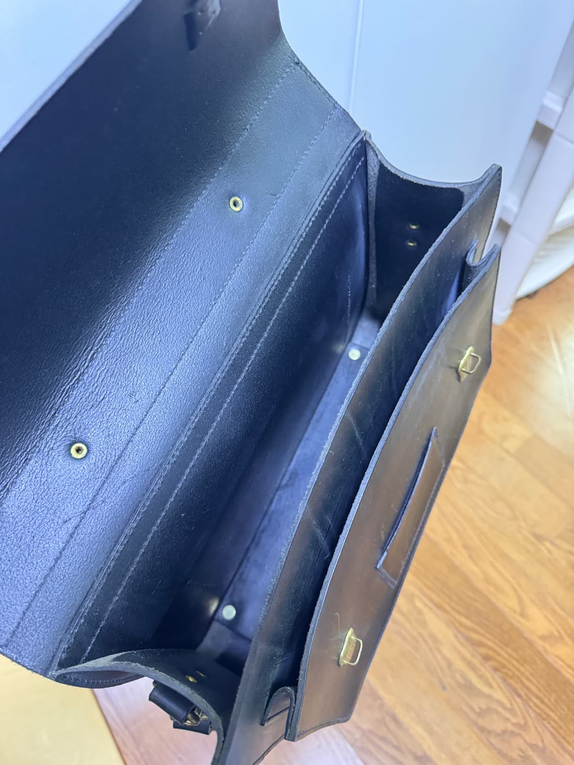 헤비츠 102 빅포켓 사첼백 M 상품이미지2