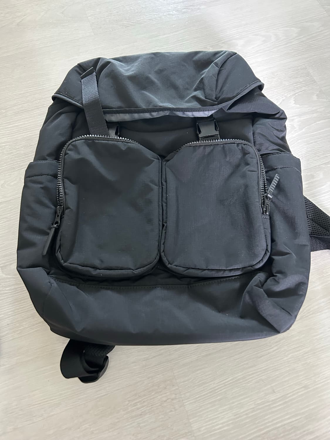 유니클로 멀티 포켓 백팩 블랙 상품이미지1