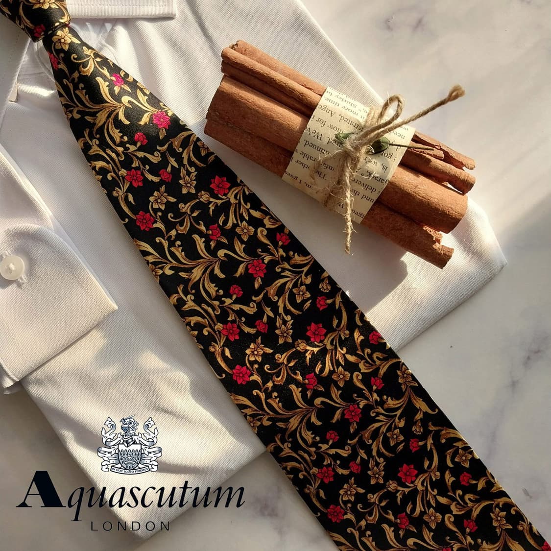 아쿠아스큐텀 실크 플로럴 자카드 넥타이 9.8cm A+등급 K1542
 상품이미지1